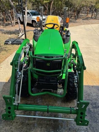 Image of John Deere 2025R equipment image 3