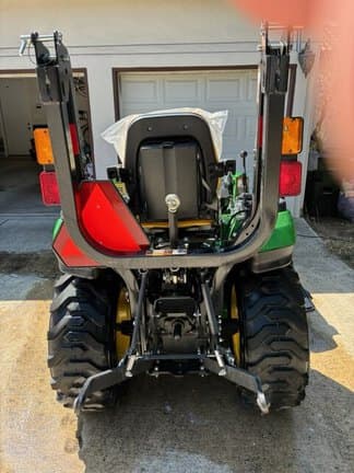 Image of John Deere 2025R equipment image 4