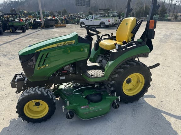 2021 John Deere 2025R Equipment Image0