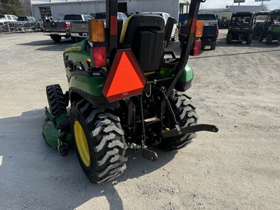 Image of John Deere 2025R equipment image 3