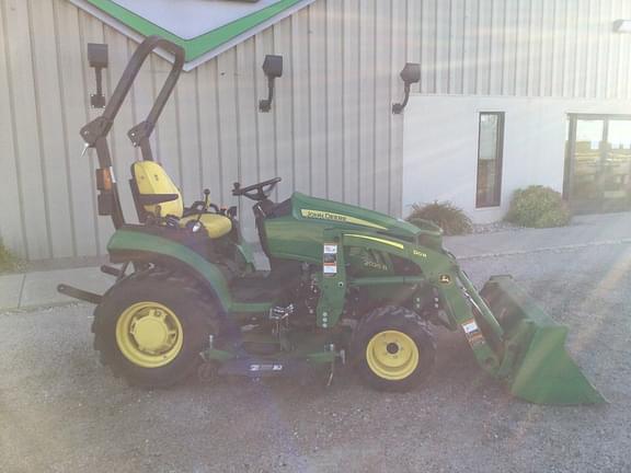 Image of John Deere 2025R equipment image 1