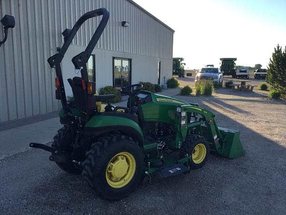 Image of John Deere 2025R equipment image 2