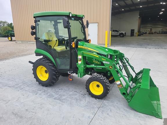 Image of John Deere 2025R equipment image 4
