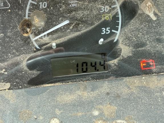 Image of John Deere 2025R equipment image 3