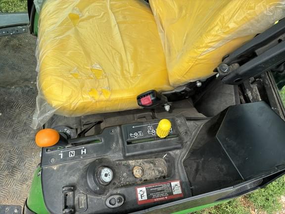 Image of John Deere 2025R equipment image 1