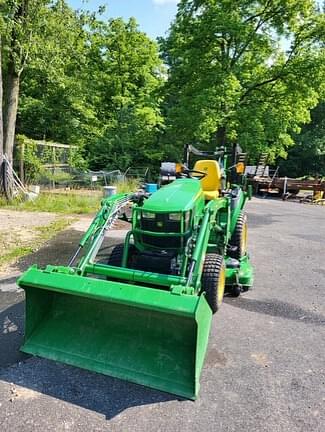 Image of John Deere 2025R equipment image 1