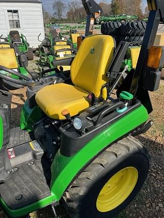 Image of John Deere 2025R equipment image 2