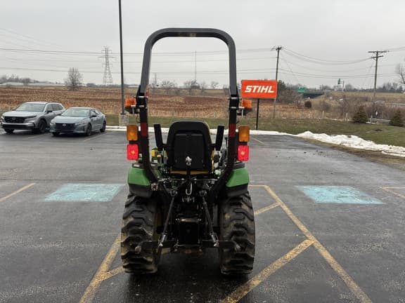 Image of John Deere 2025R equipment image 3