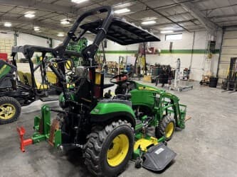 Image of John Deere 2025R equipment image 4