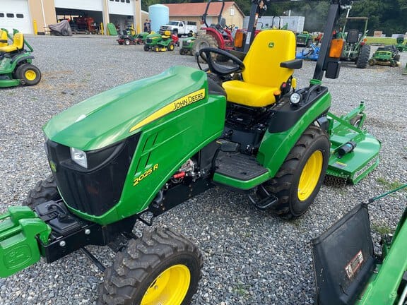 2021 John Deere 2025R Equipment Image0