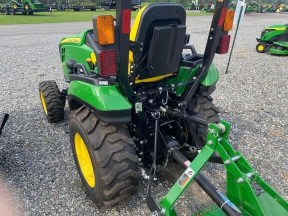 Image of John Deere 2025R equipment image 2