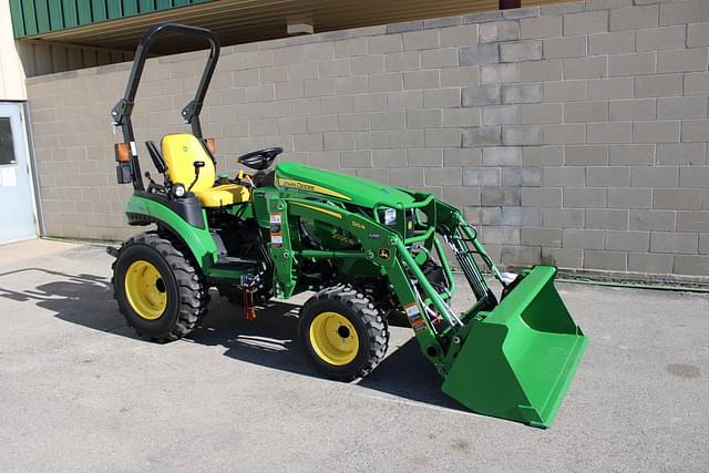 Image of John Deere 2025R equipment image 1