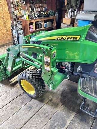 Image of John Deere 2025R equipment image 4