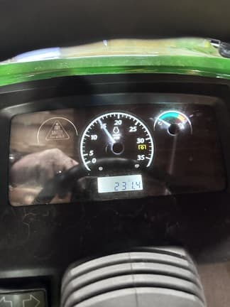 Image of John Deere 2025R equipment image 3