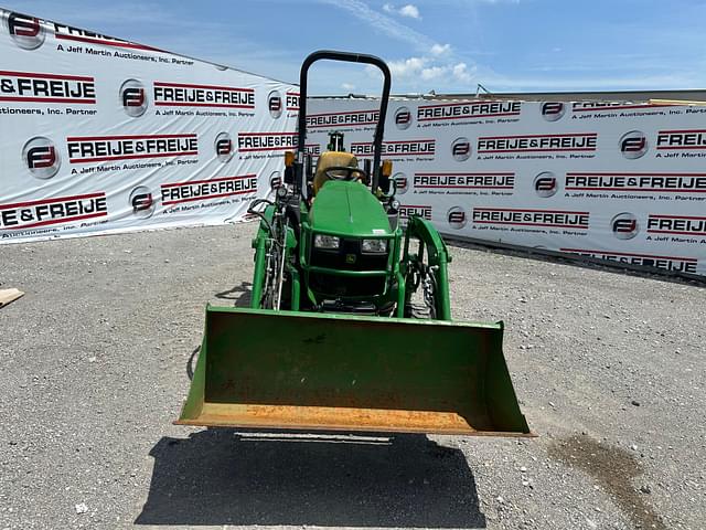 Image of John Deere 2025R equipment image 1