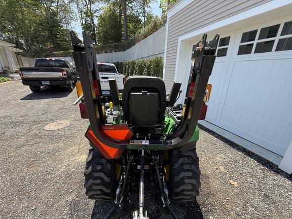 Image of John Deere 2025R equipment image 3
