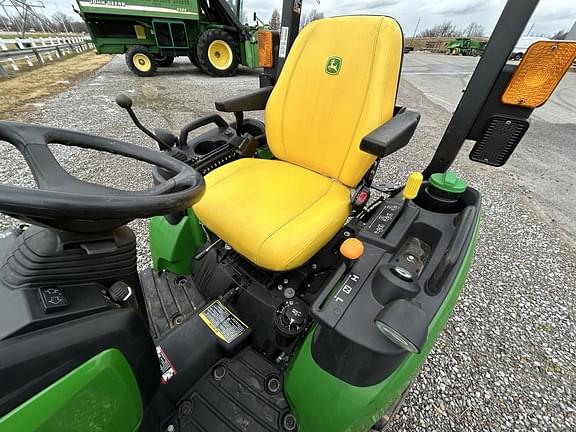 Image of John Deere 2025R equipment image 1