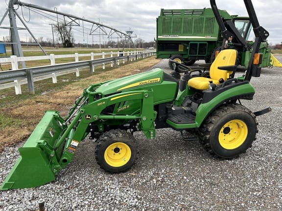 2021 John Deere 2025R Equipment Image0