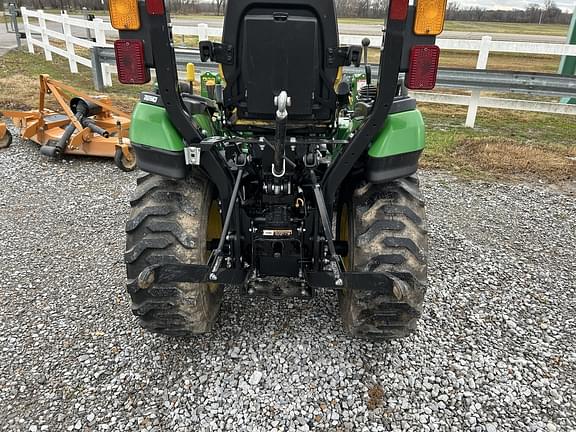 Image of John Deere 2025R equipment image 3