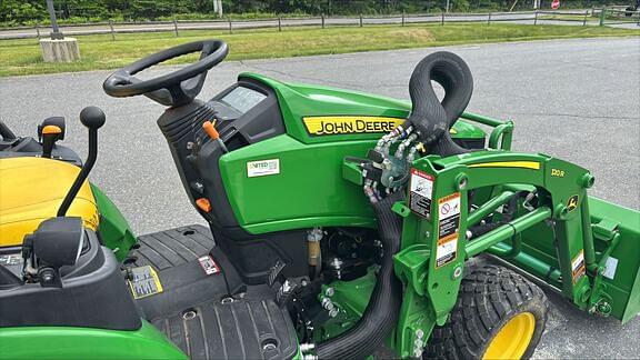 Image of John Deere 2025R equipment image 4