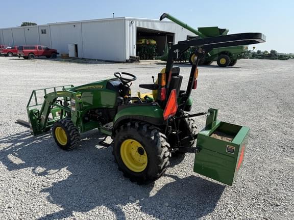 Image of John Deere 2025R equipment image 4