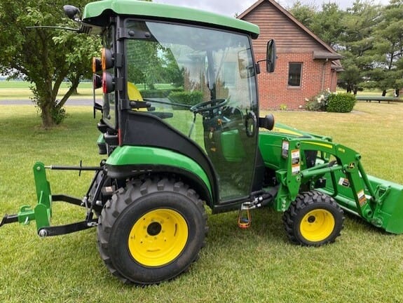 Main image John Deere 2025R