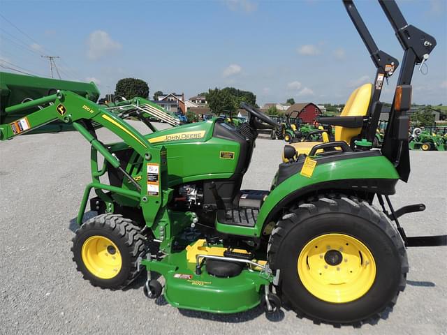 Image of John Deere 2025R equipment image 1