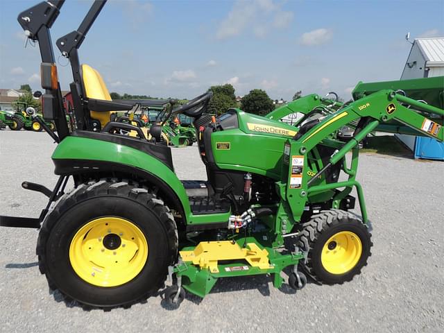 Image of John Deere 2025R equipment image 3