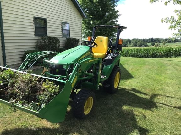 Main image John Deere 2025R