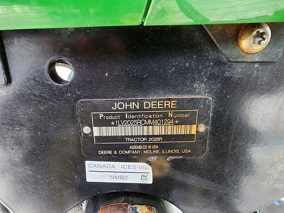 Image of John Deere 2025R equipment image 2