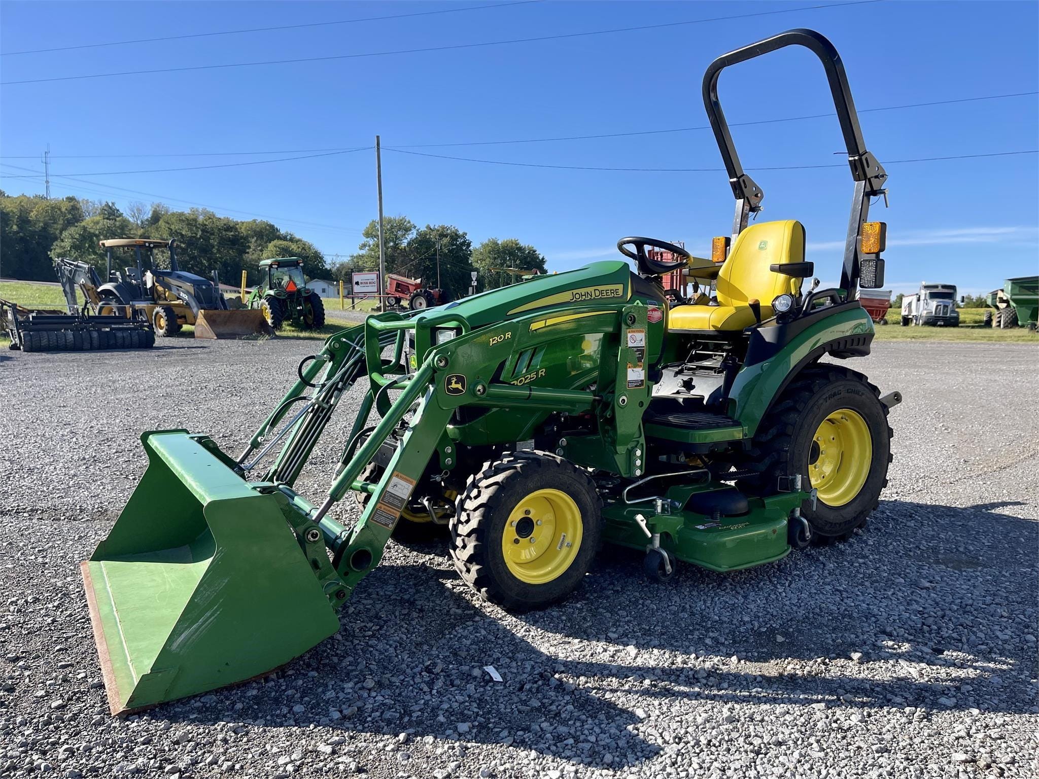 2021 John Deere 2025R Equipment Image0