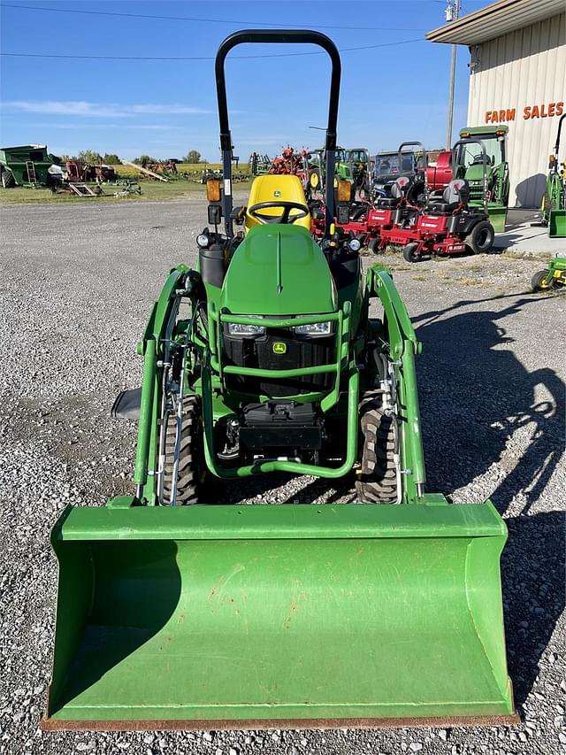 Image of John Deere 2025R equipment image 2