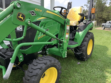 Main image John Deere 2025R