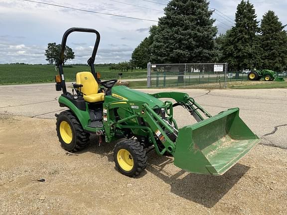 Image of John Deere 2025R equipment image 3