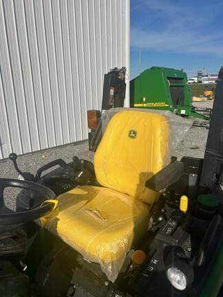 Image of John Deere 2025R equipment image 3