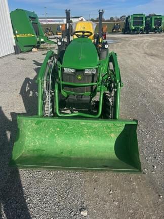 Image of John Deere 2025R equipment image 4
