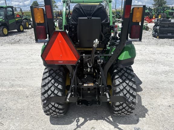 Image of John Deere 2025R equipment image 3