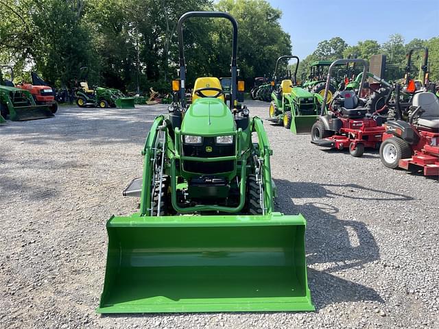 Image of John Deere 2025R equipment image 2