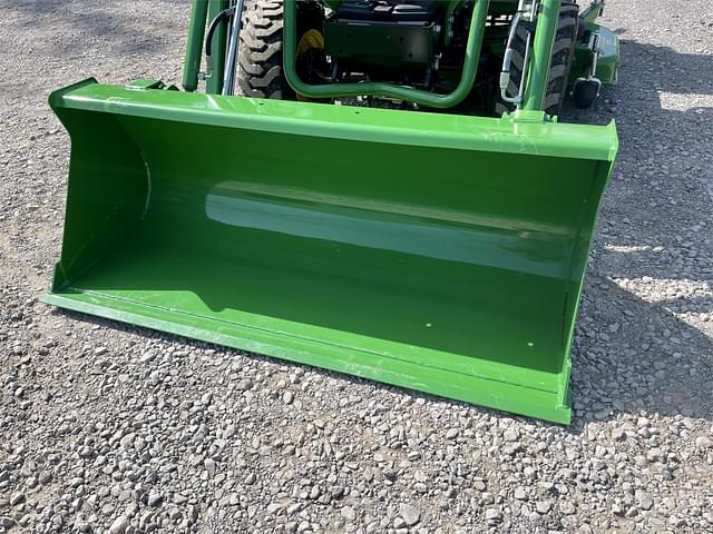 Image of John Deere 2025R equipment image 3