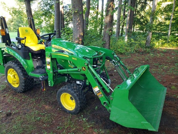 2021 John Deere 2025R Equipment Image0