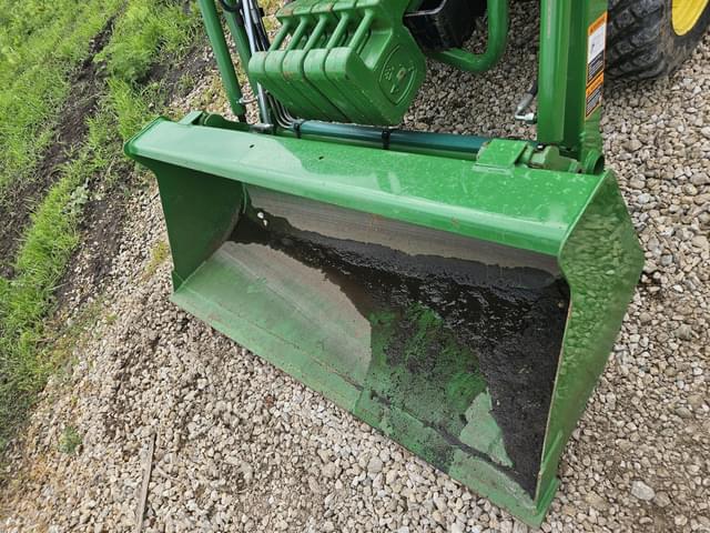 Image of John Deere 2025R equipment image 4