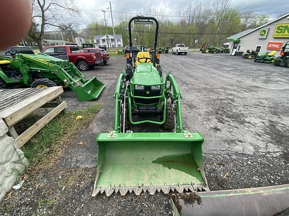 Image of John Deere 2025R equipment image 3