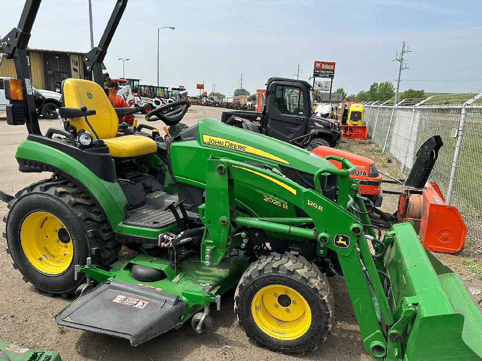 Image of John Deere 2025R Primary image