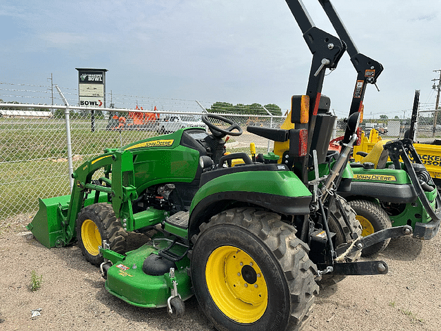 Image of John Deere 2025R equipment image 2