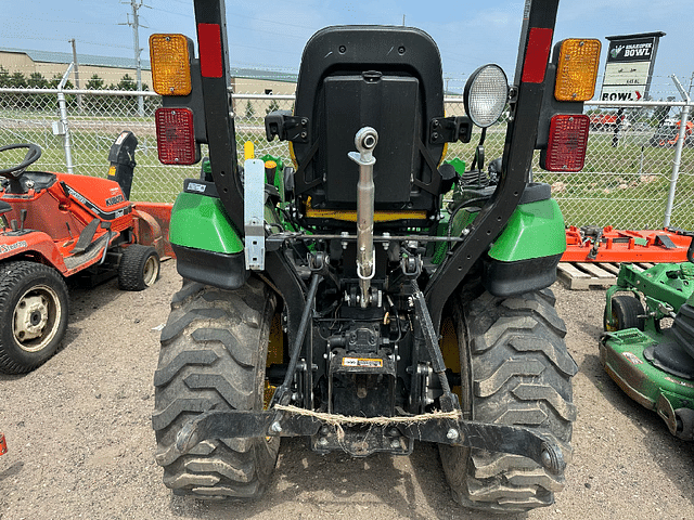 Image of John Deere 2025R equipment image 3