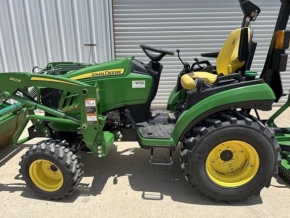 Image of John Deere 2025R equipment image 2