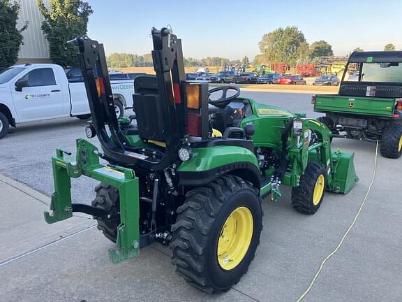 Image of John Deere 2025R equipment image 2