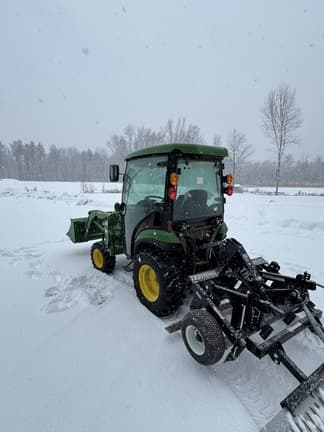Image of John Deere 2025R equipment image 3
