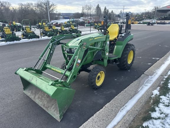 Image of John Deere 2032R equipment image 1