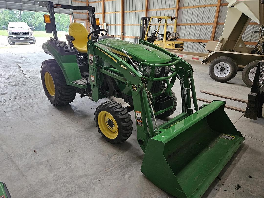 Image of John Deere 2032R Primary image